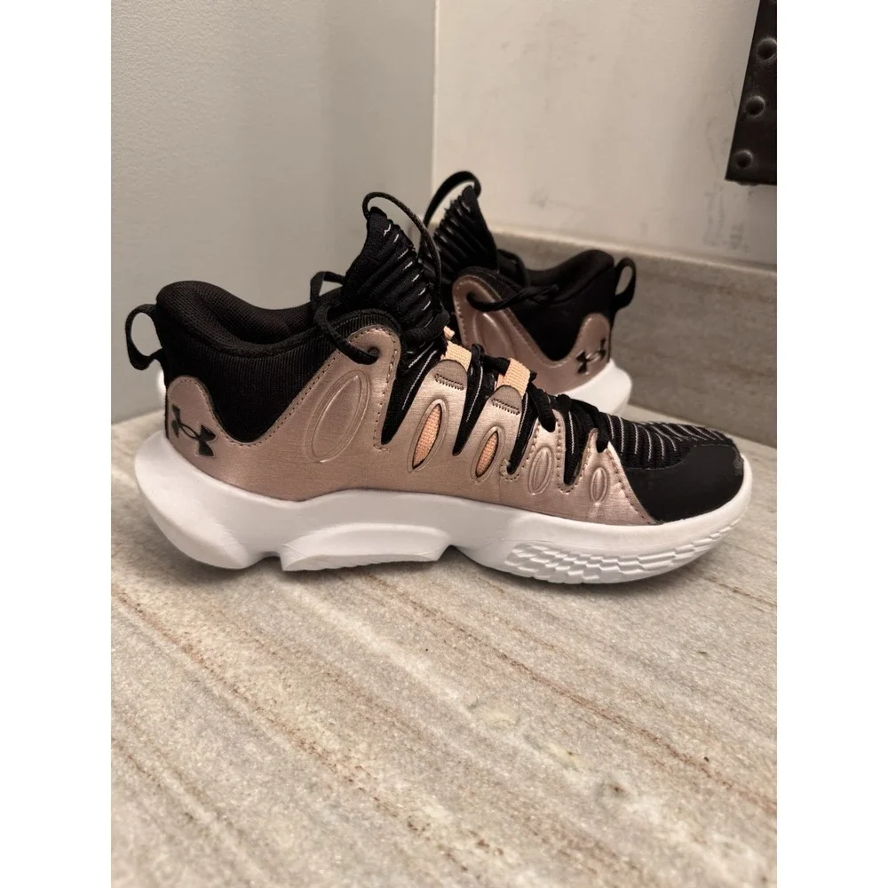 Under Armour Women's Flow Breakthru 4 Training Size 6.5 Black/Rose |3026641-003|